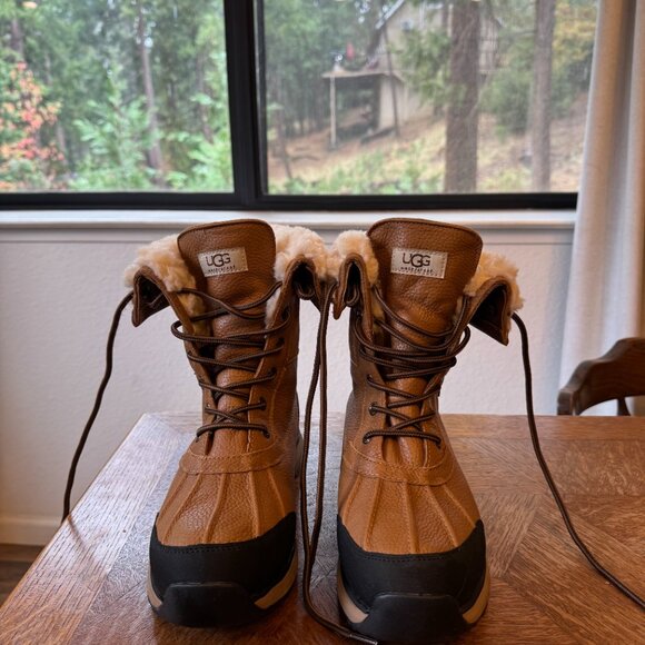 Ugg Adirondack III Boots/size 10 - Picture 6 of 10